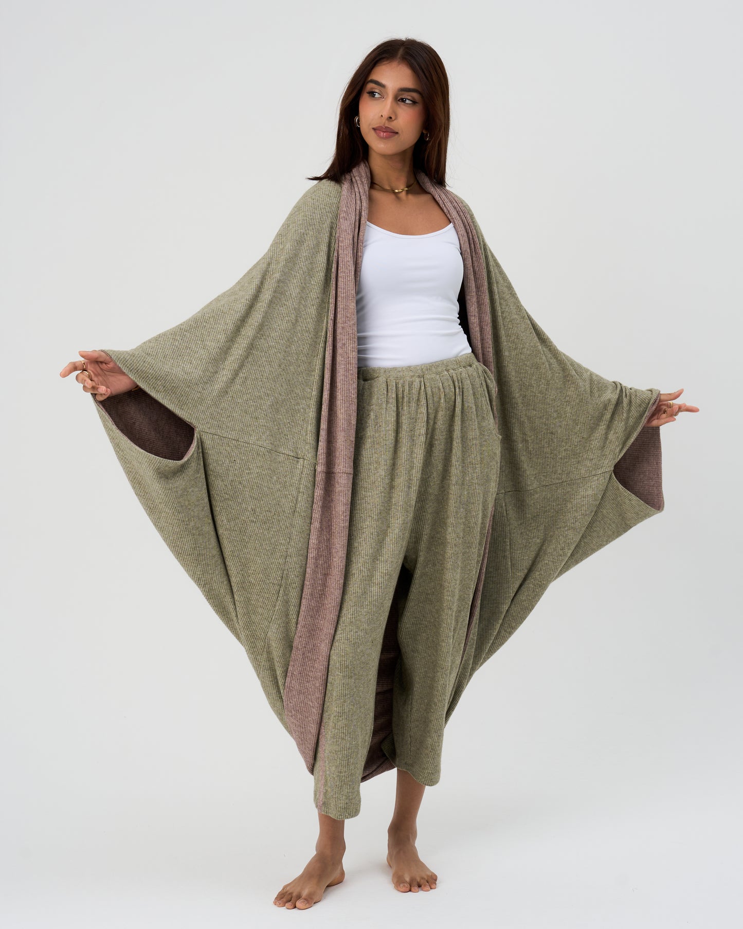 Ribbed Butterfly (Greyish Blue/Beige)