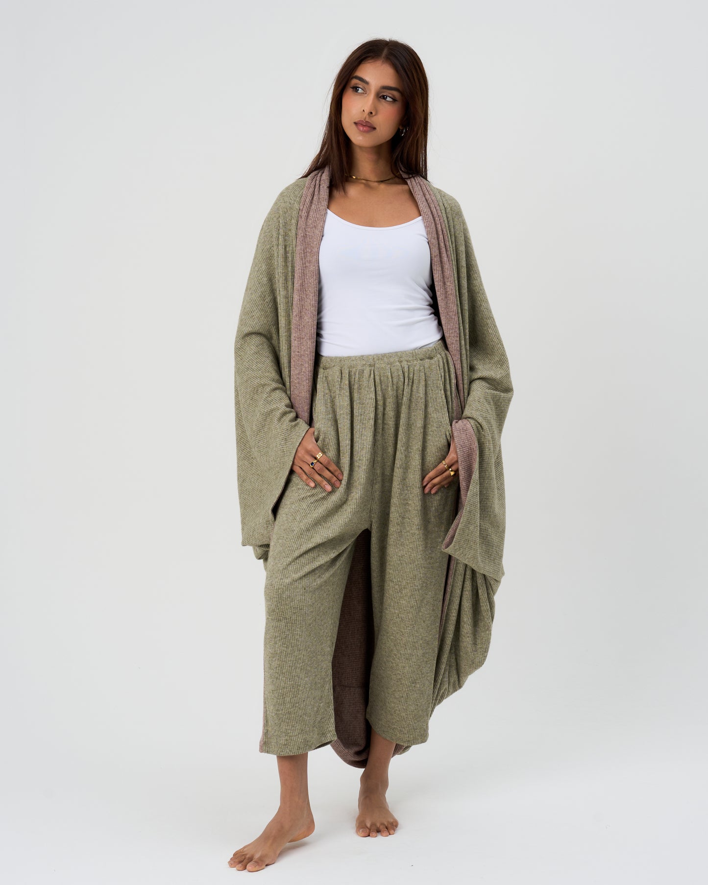 Ribbed Butterfly (Greyish Blue/Beige)