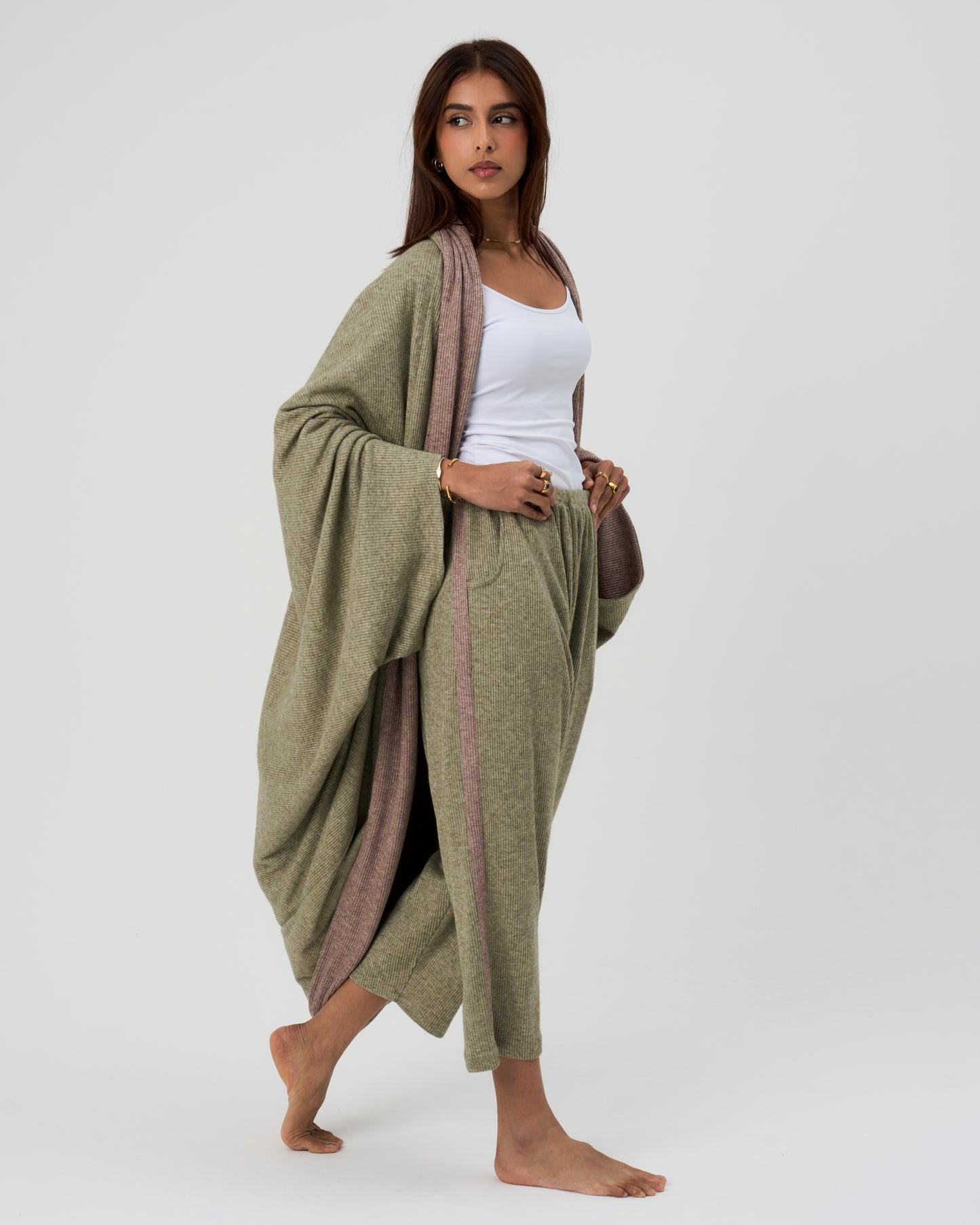 Ribbed Butterfly (Greyish Blue/Beige)